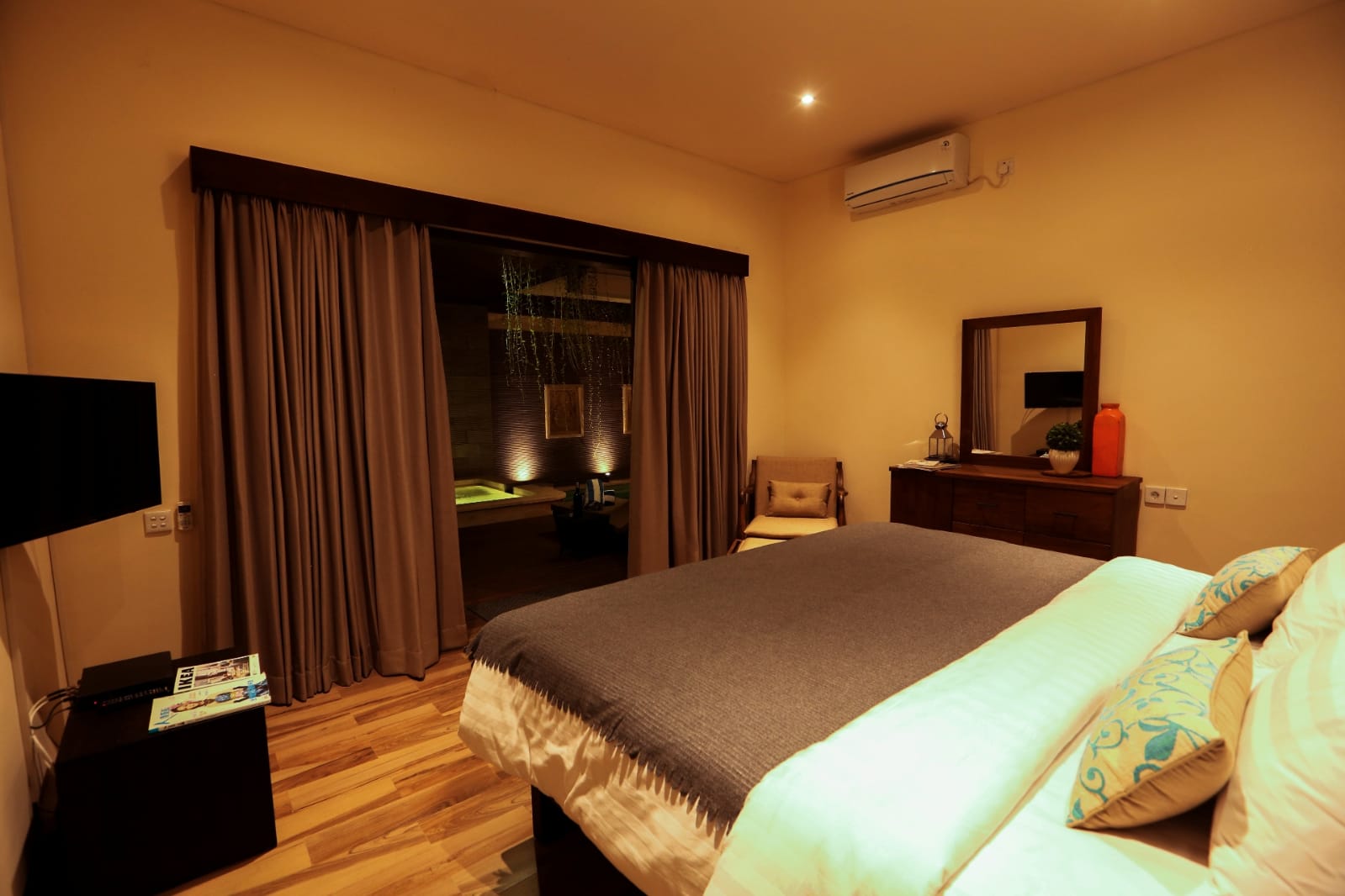 Villa 3 Bed In Kerobokan EK-4268