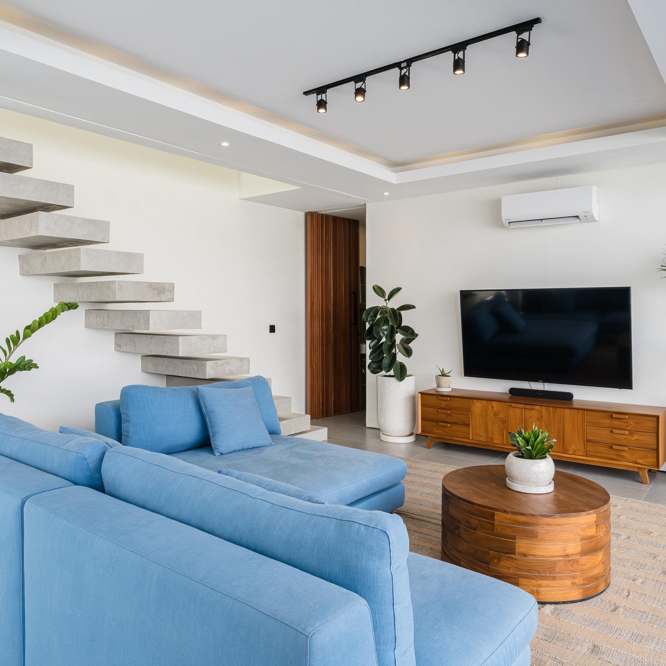 Villa 3 Bed In Padonan EK-3824