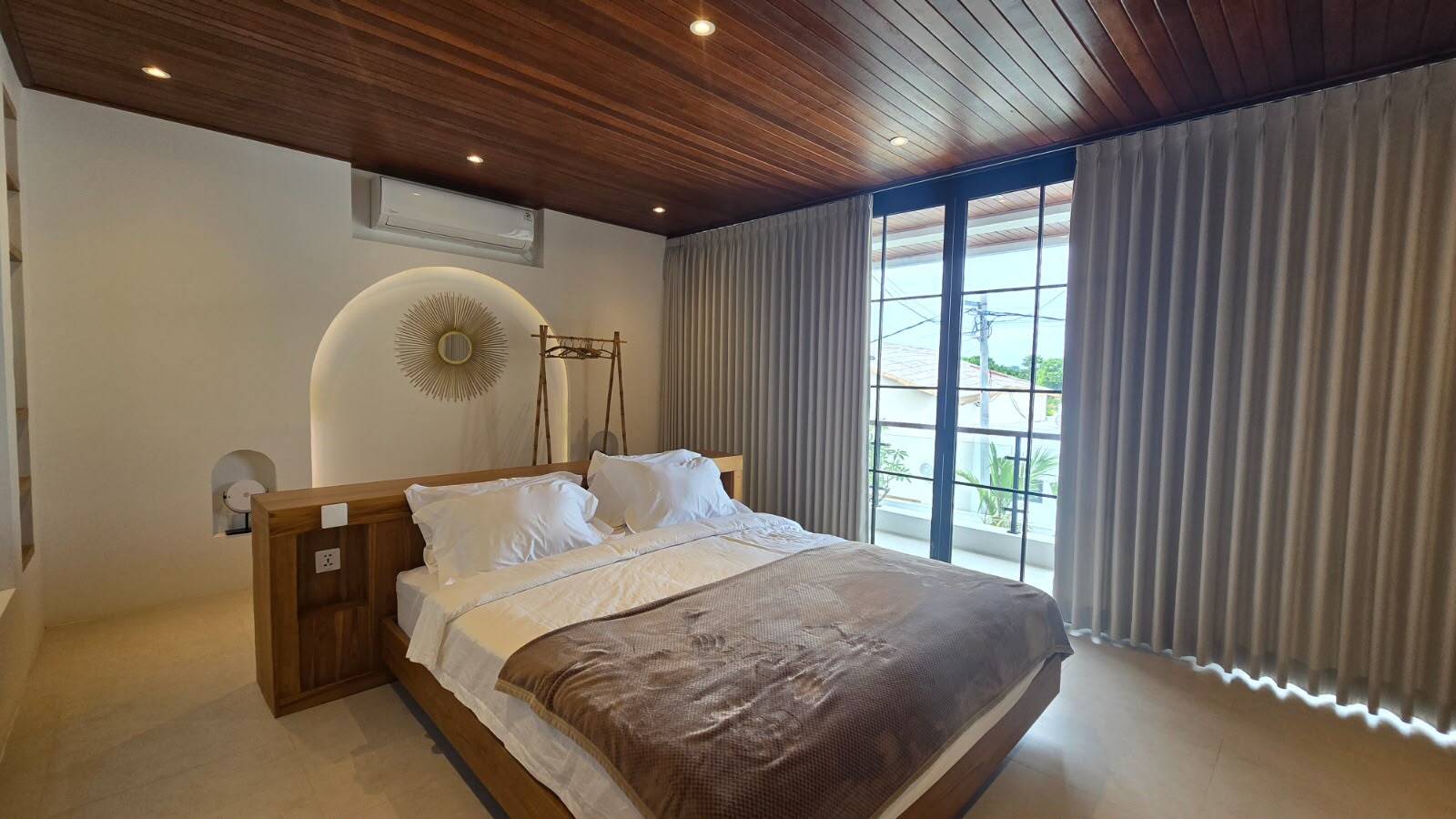 Villa  3 Bed EK-3748