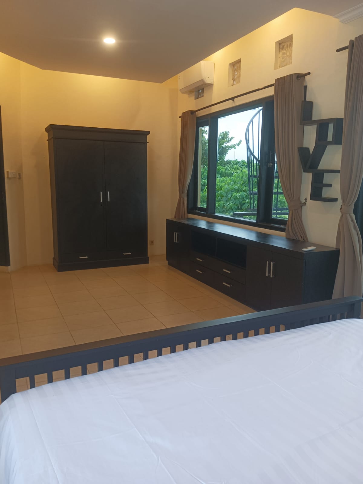 Villa 3 Bed In Pererenan EK-4164