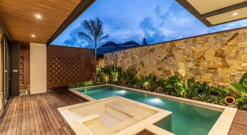 Villa 3 Bed In Seminyak PO-4312