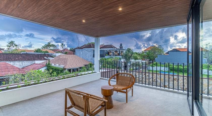 Villa 3 Bed In Seminyak PO-4312