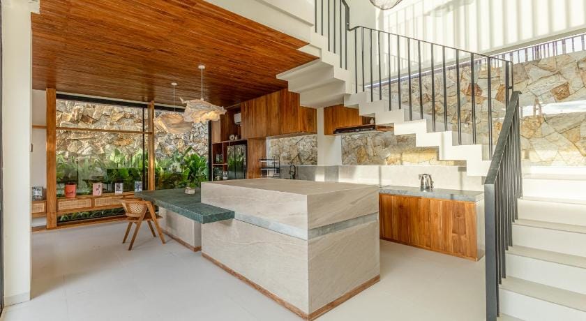 Villa 3 Bed In Seminyak PO-4312