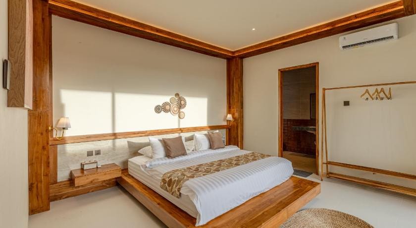 Villa 3 Bed In Seminyak PO-4312