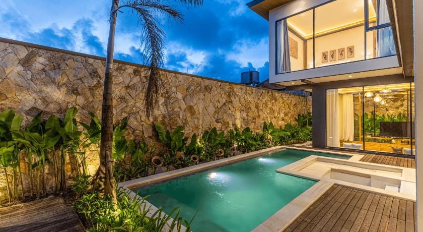 Villa 3 Bed In Seminyak PO-4312