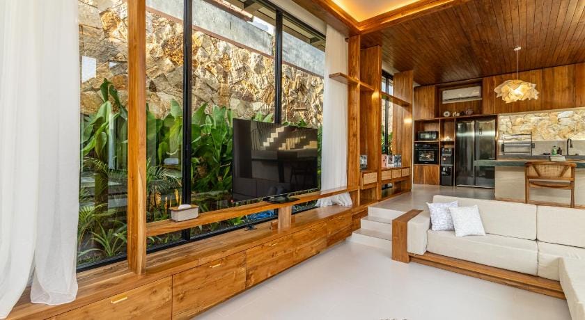 Villa 3 Bed In Seminyak PO-4312