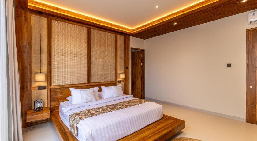 Villa 3 Bed In Seminyak PO-4312