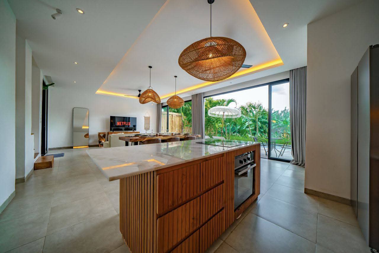 Villa 4 Bed In Berawa PO-3930
