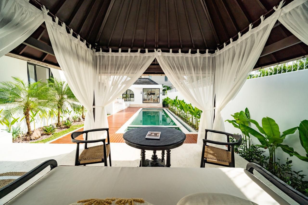 Villa 4 Bed In Berawa EK-4154