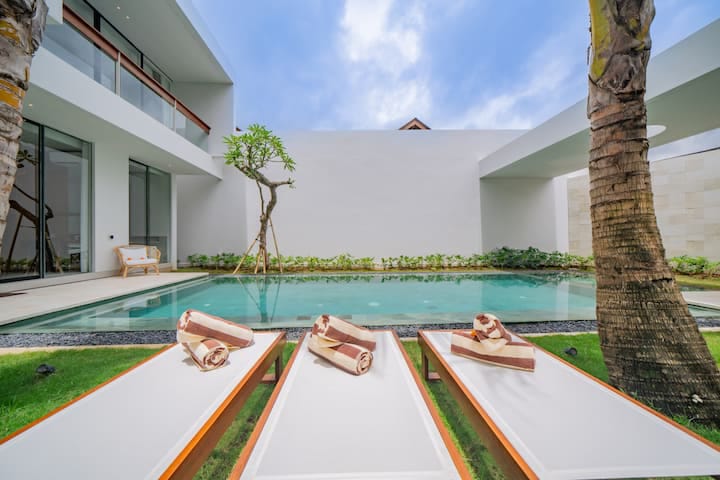 Villa 4 Bed In Pererenan PO-4103