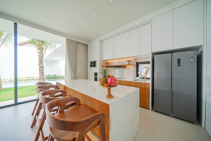 Villa 4 Bed In Pererenan PO-4103
