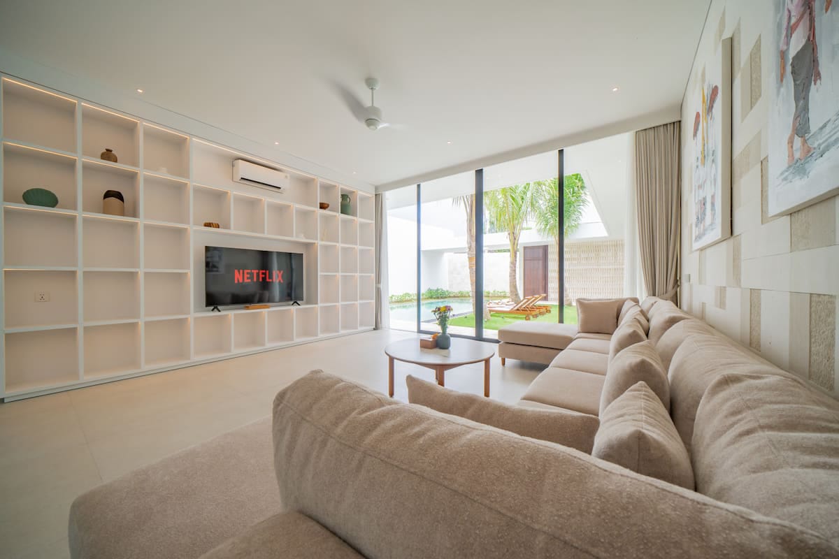 Villa 4 Bed In Pererenan PO-4103