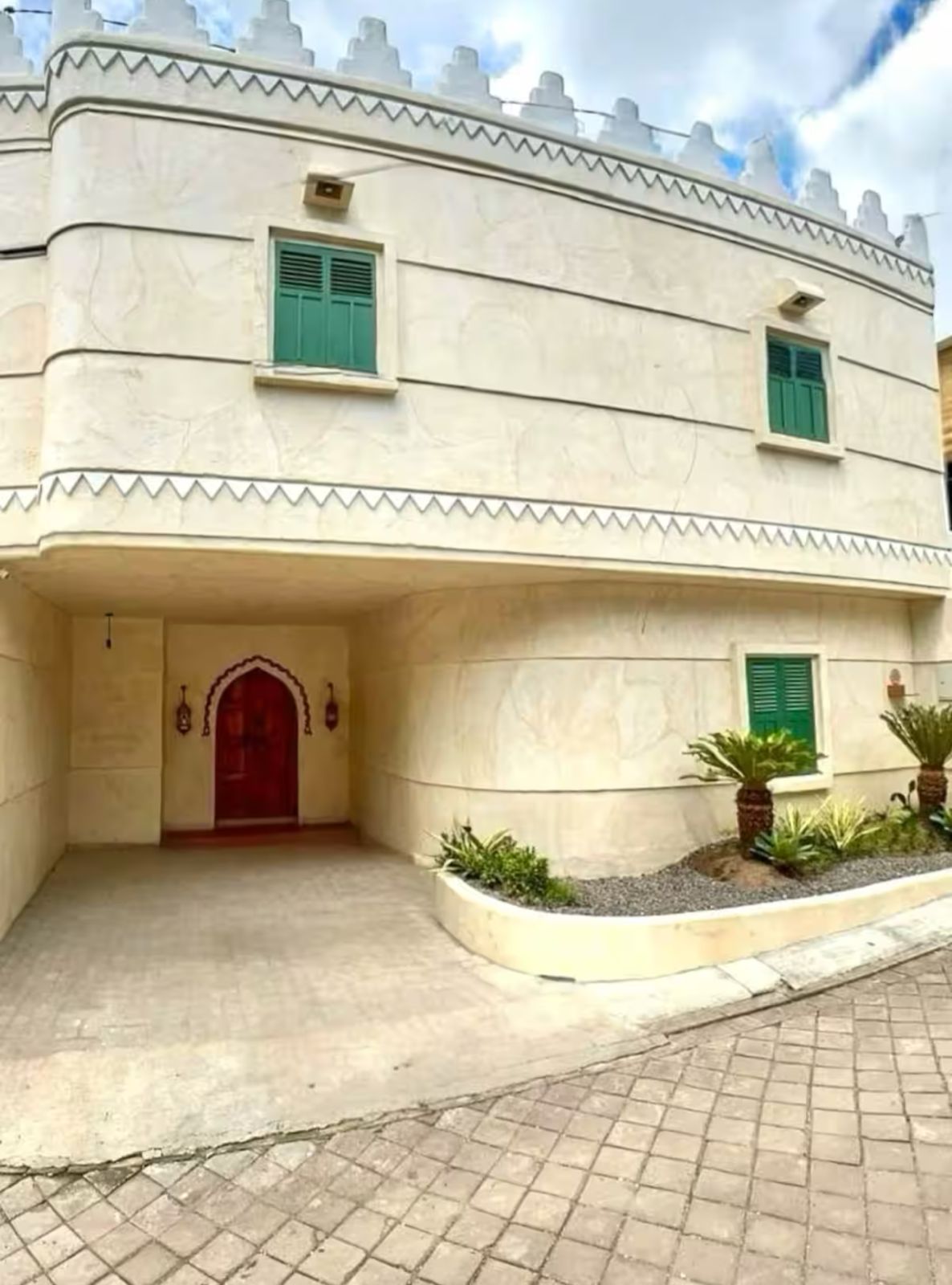 Villa 2 Bed EK-3736