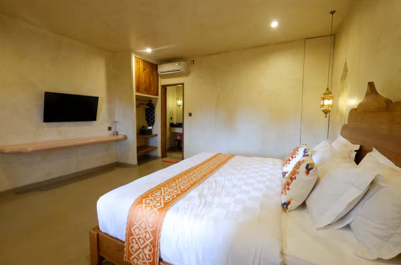 Villa 2 Bed EK-3736