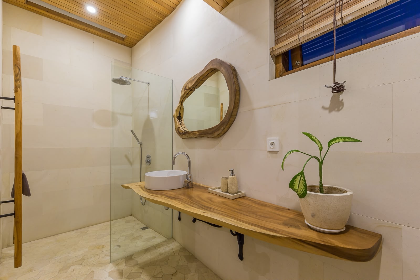 Villa 3 Bed CR-4350