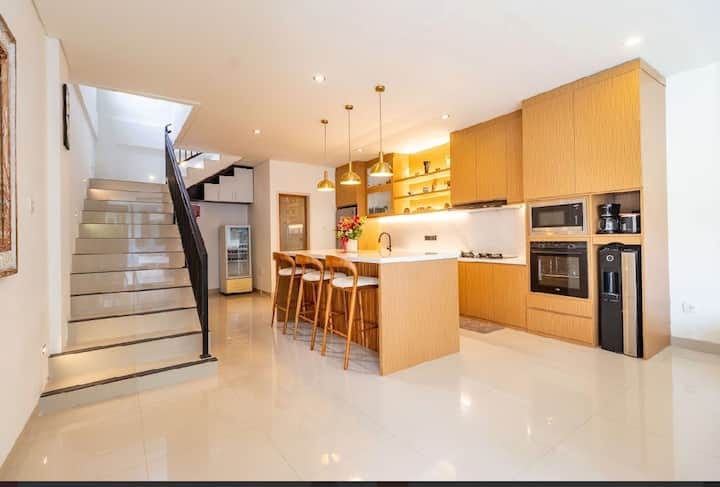 Villa 4 Bed PO-4381
