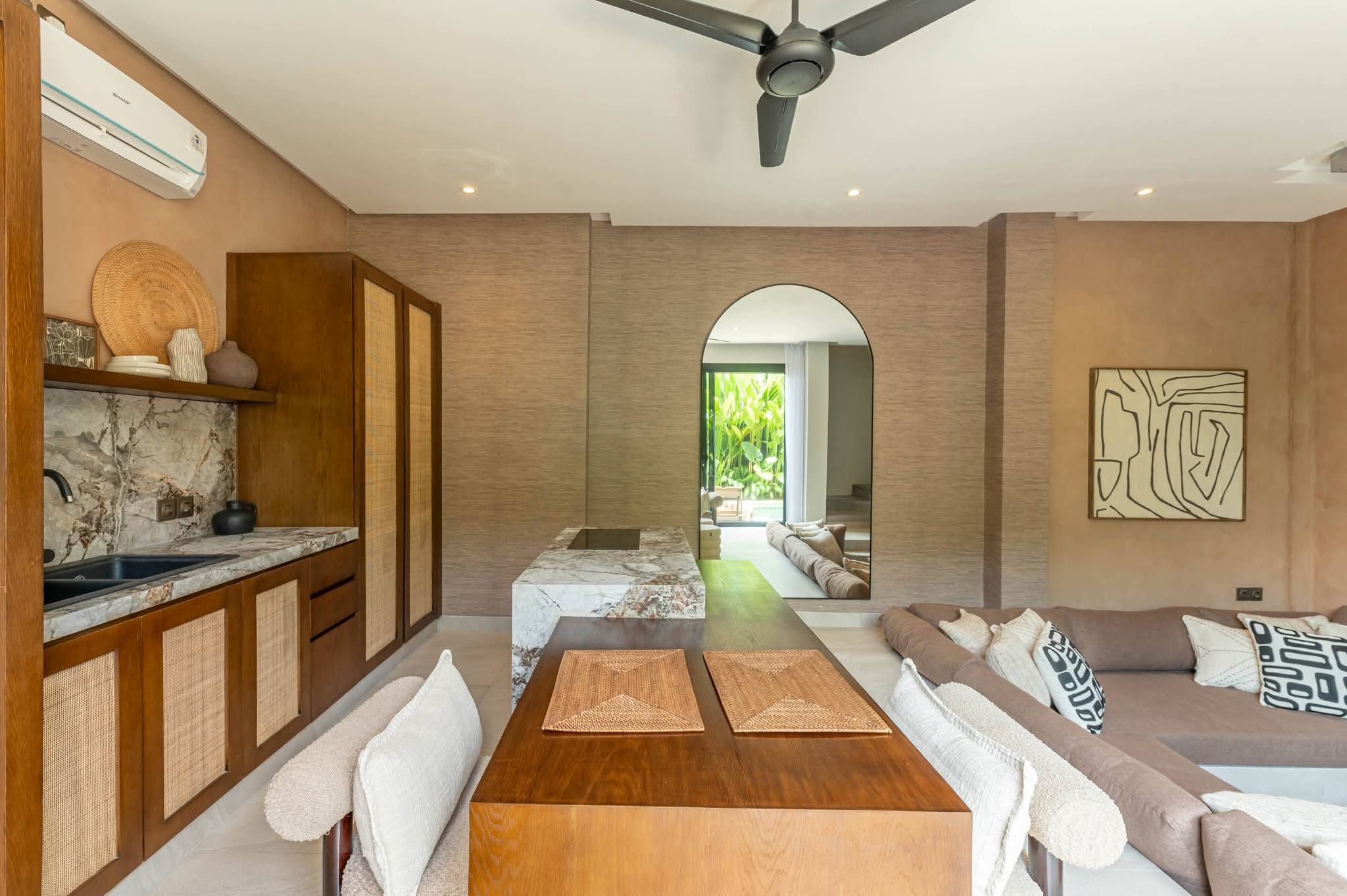 Villa 1 Bed In Pererenan DM-4393