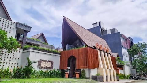 Villa 6 Bed In Seminyak PO-4402