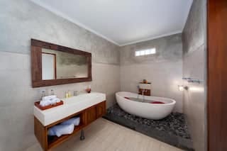 Villa 6 Bed In Seminyak PO-4402